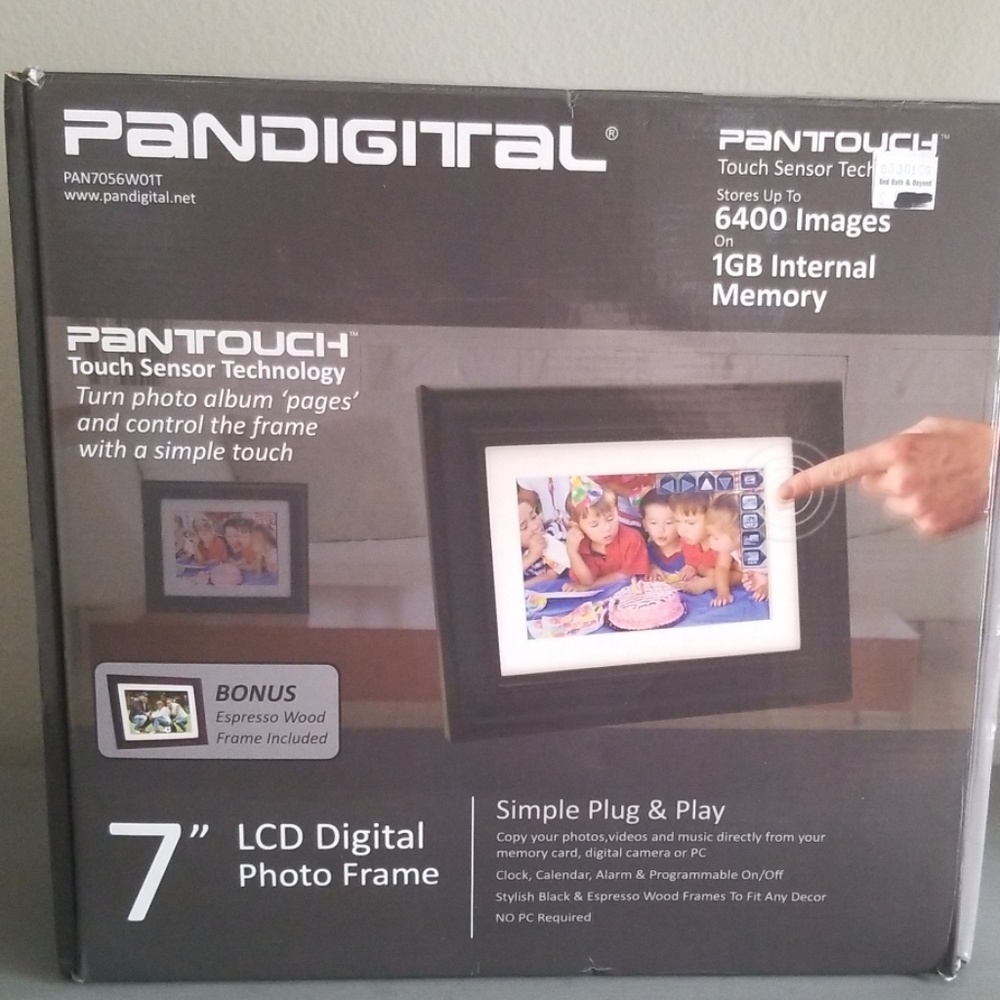 Pandigital 7" LCD Digital Photo Frame...